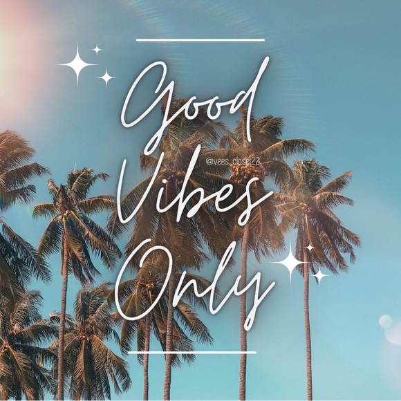 ‼️VEES_CLOSET22 IS LIVE‼️ - Picture 2 of 9